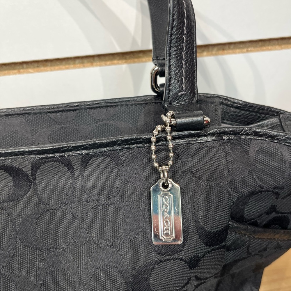 Coach Park Signature Carrie Tote - Picture 3 of 12